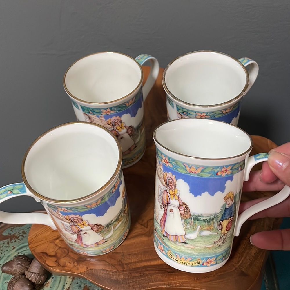 Set of 4 Sadler David Copperfield China cups